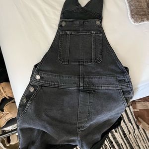 Hollister Overall Shorts !!